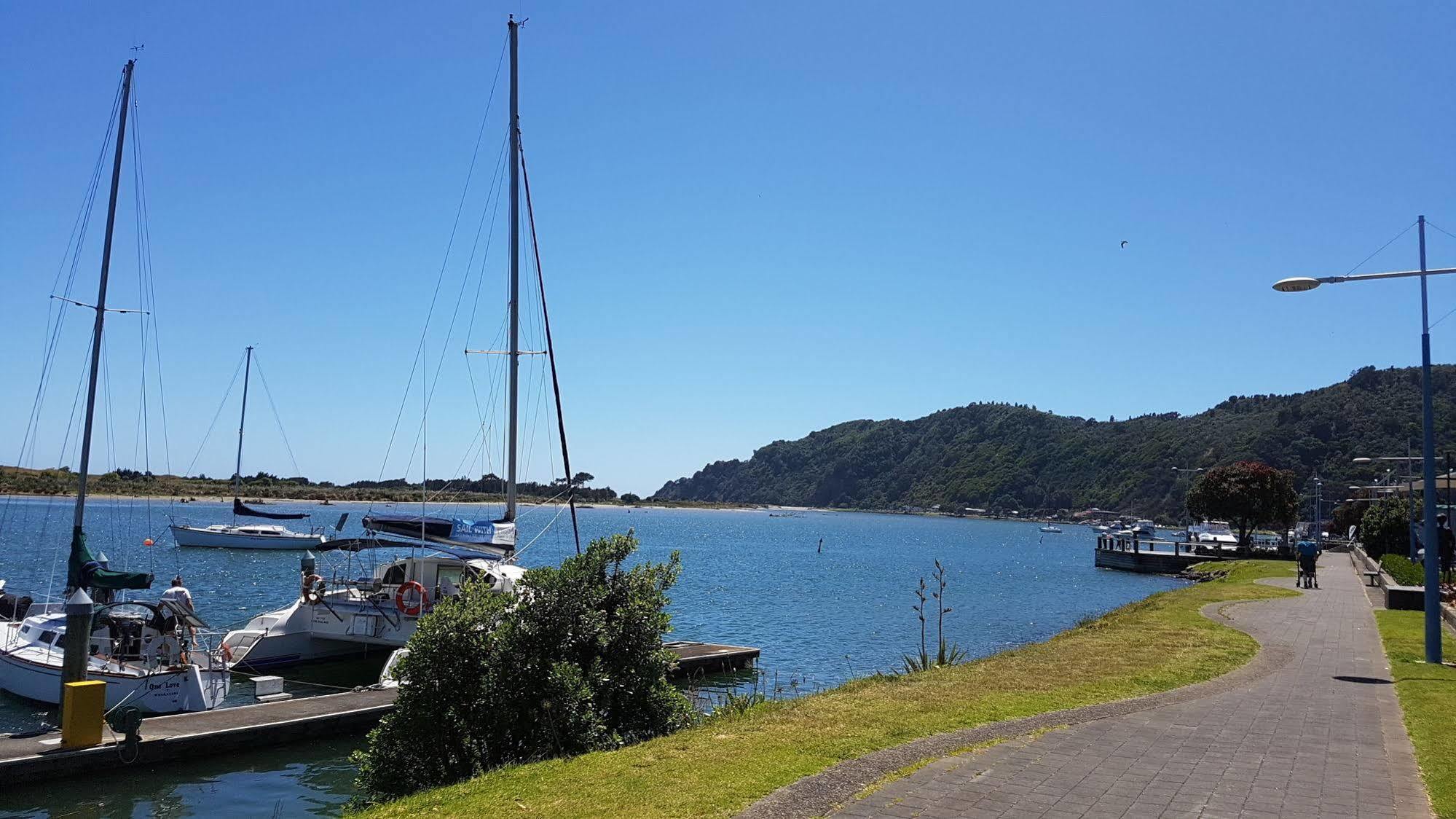 Whakatane Hotel Екстериор снимка
